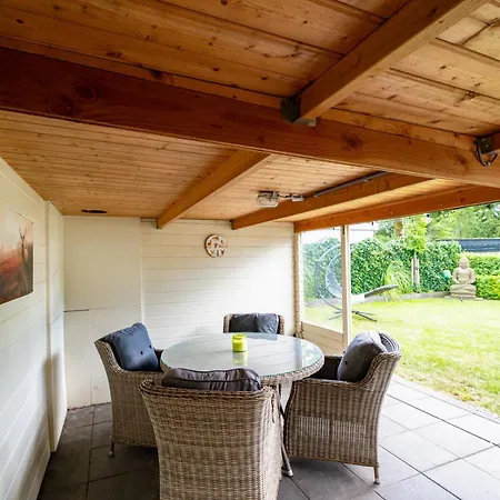 Putveen, Gelegen Op De Veluwe Met Grote Tuin En Veel Privacy * Putten