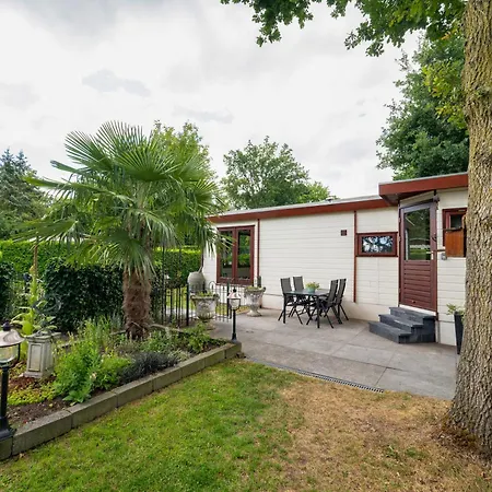 Chalet Putveen, Gelegen Op De Veluwe Met Grote Tuin En Veel Privacy *