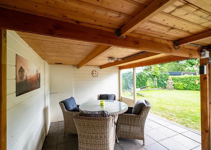 Putveen, Gelegen Op De Veluwe Met Grote Tuin En Veel Privacy * Putten