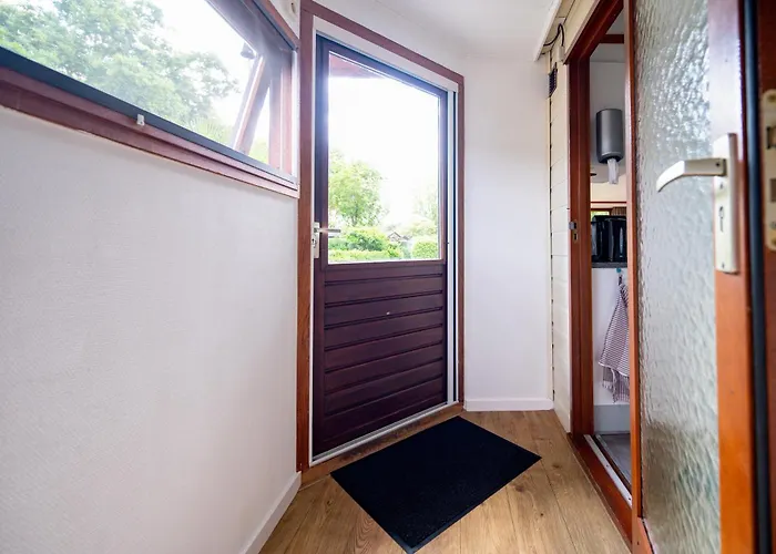 Chalet Putveen, Gelegen Op De Veluwe Met Grote Tuin En Veel Privacy