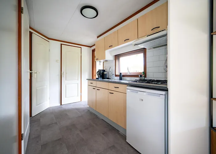 Putveen, Gelegen Op De Veluwe Met Grote Tuin En Veel Privacy Chalet Putten