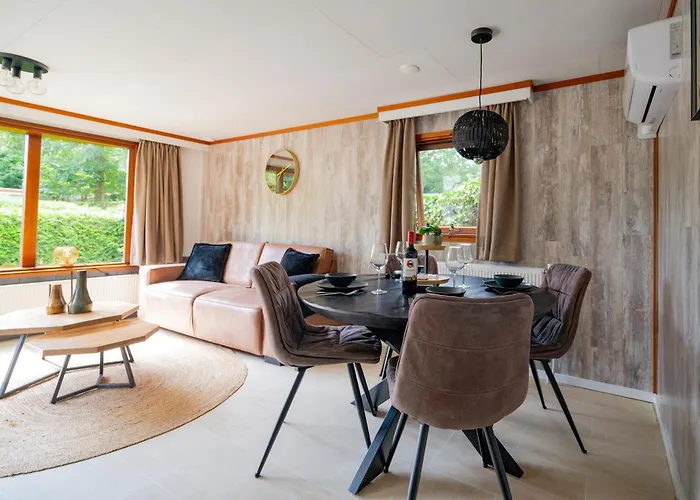 Putveen, Gelegen Op De Veluwe Met Grote Tuin En Veel Privacy Chalet Putten