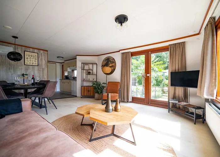 Chalet Putveen, Gelegen Op De Veluwe Met Grote Tuin En Veel Privacy