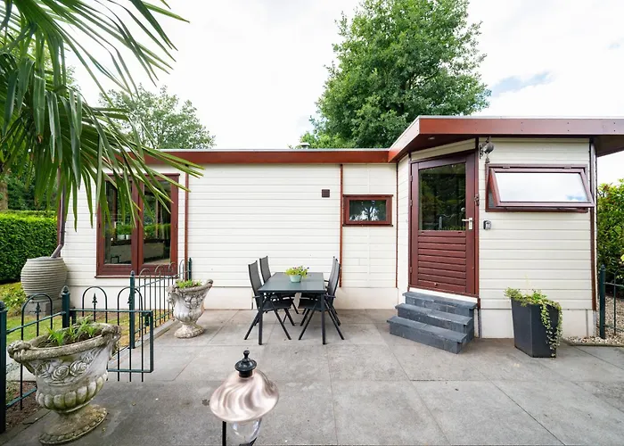 Chalet Putveen, Gelegen Op De Veluwe Met Grote Tuin En Veel Privacy *
